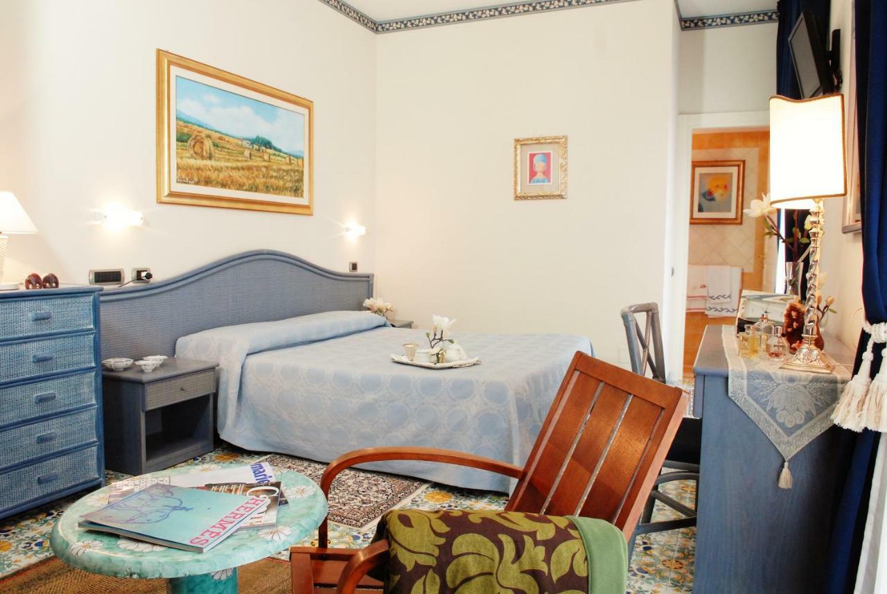 Hotel Stella Maris Casal Velino Oda fotoğraf